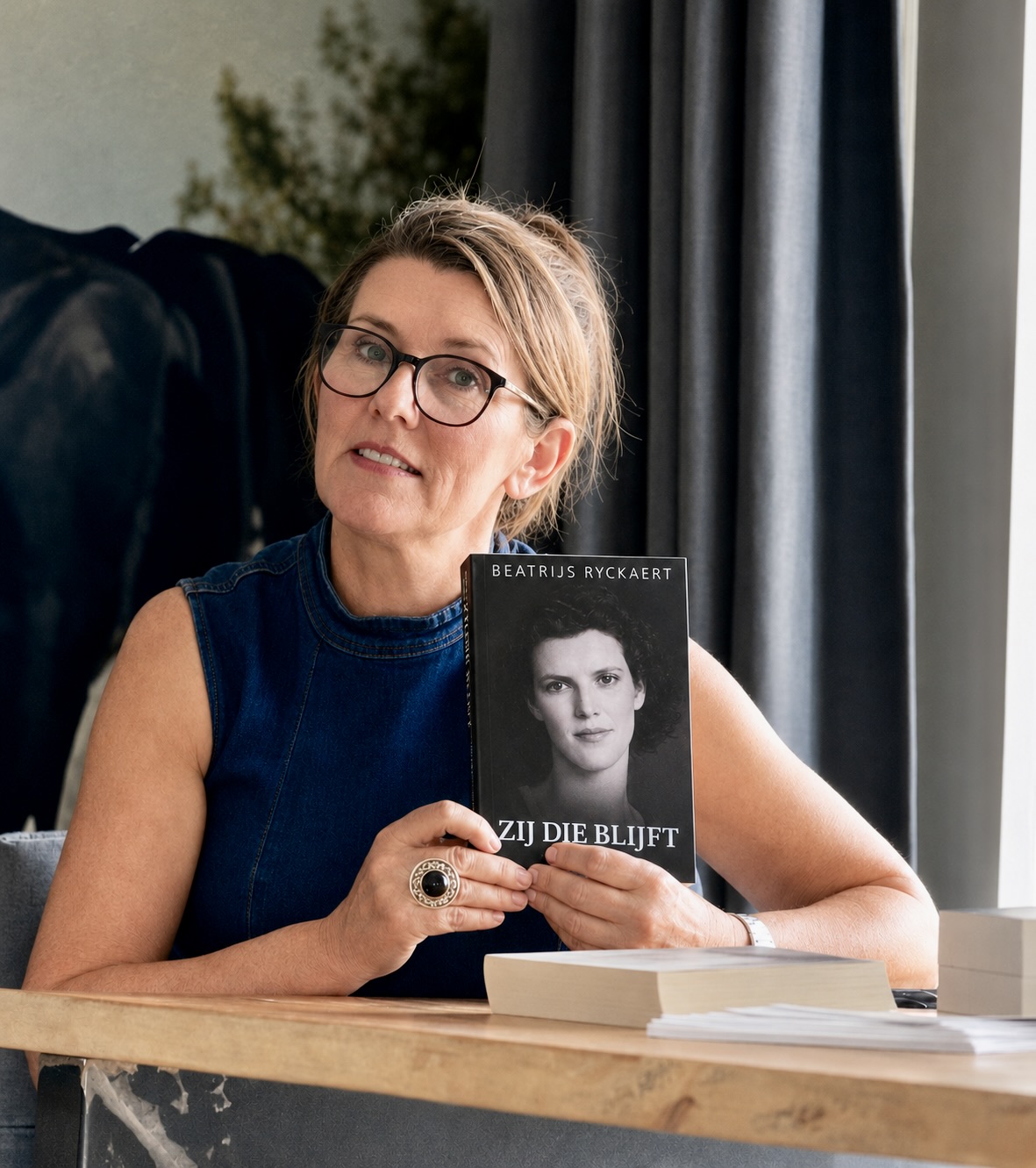 Beatrijs Ryckaert met haar roman Zij die blijft